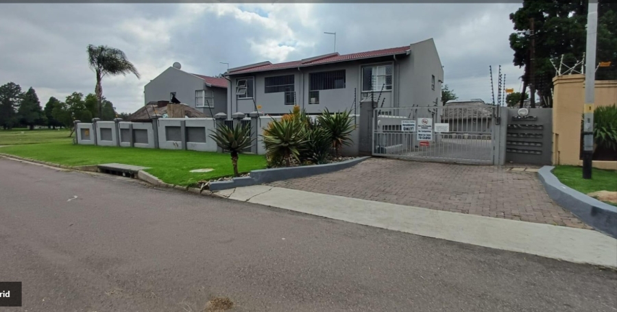 2 Bedroom Property for Sale in Raceview Gauteng
