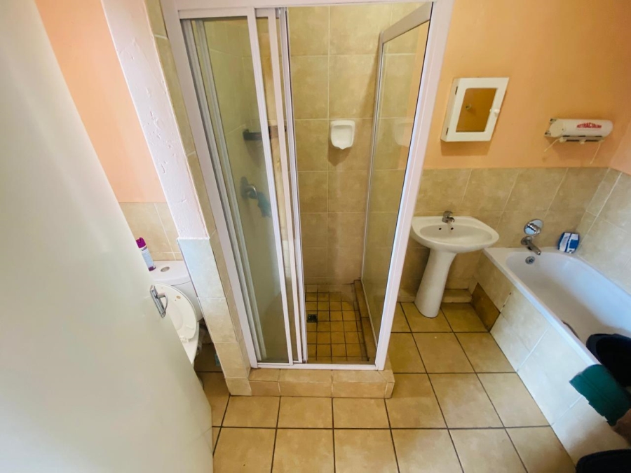 2 Bedroom Property for Sale in Comet Gauteng