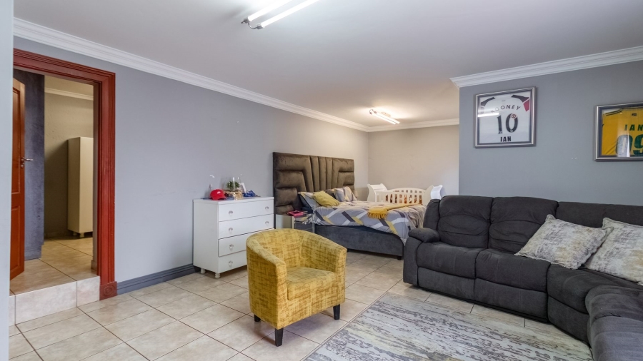 5 Bedroom Property for Sale in Meyersdal Gauteng