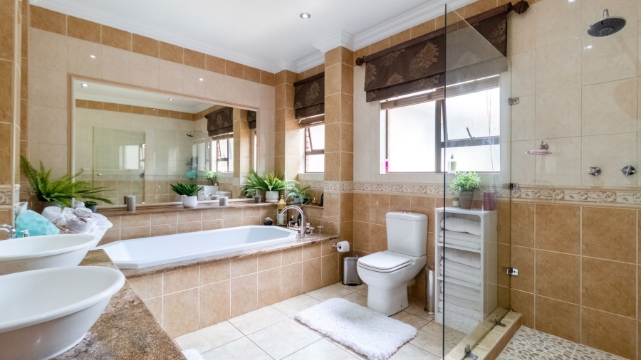 5 Bedroom Property for Sale in Meyersdal Gauteng