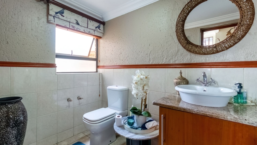 5 Bedroom Property for Sale in Meyersdal Gauteng
