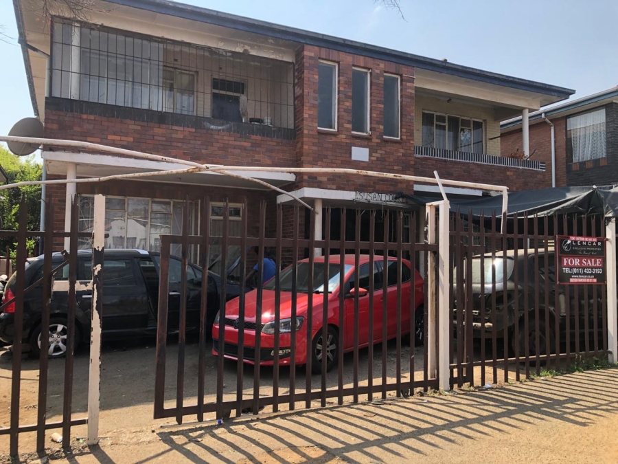 8 Bedroom Property for Sale in Forest Hill Gauteng
