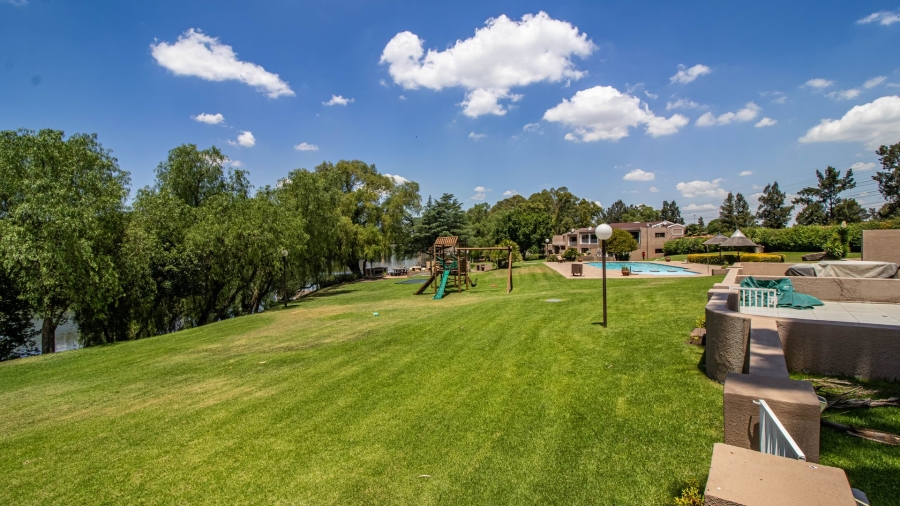 2 Bedroom Property for Sale in Peacehaven Gauteng