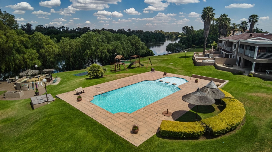 2 Bedroom Property for Sale in Peacehaven Gauteng