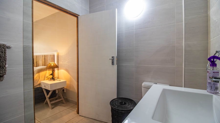 2 Bedroom Property for Sale in Peacehaven Gauteng