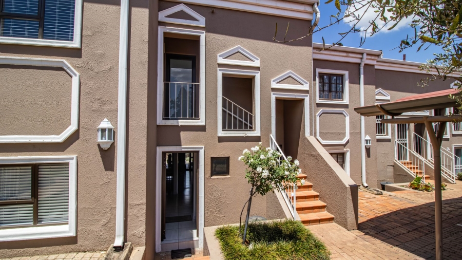 2 Bedroom Property for Sale in Peacehaven Gauteng