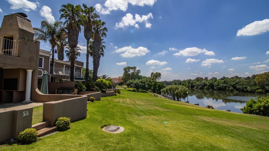 2 Bedroom Property for Sale in Peacehaven Gauteng