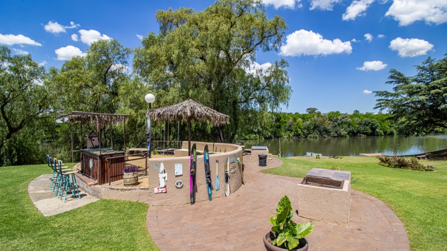 2 Bedroom Property for Sale in Peacehaven Gauteng