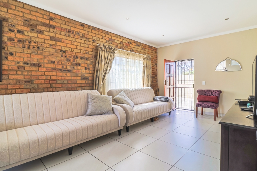 3 Bedroom Property for Sale in Liefde en Vrede Gauteng