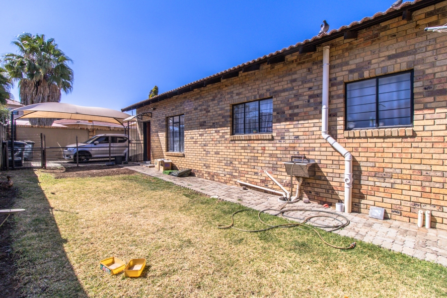 3 Bedroom Property for Sale in Liefde en Vrede Gauteng