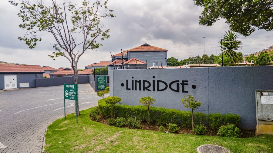 2 Bedroom Property for Sale in Linmeyer Gauteng