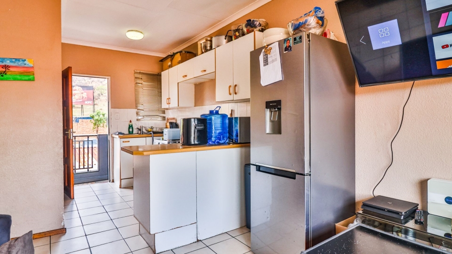 2 Bedroom Property for Sale in Linmeyer Gauteng