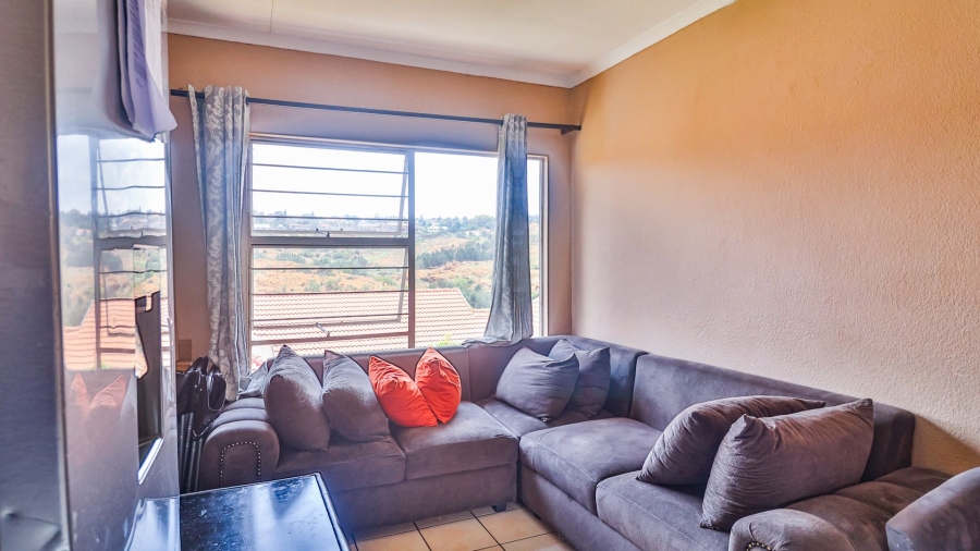 2 Bedroom Property for Sale in Linmeyer Gauteng