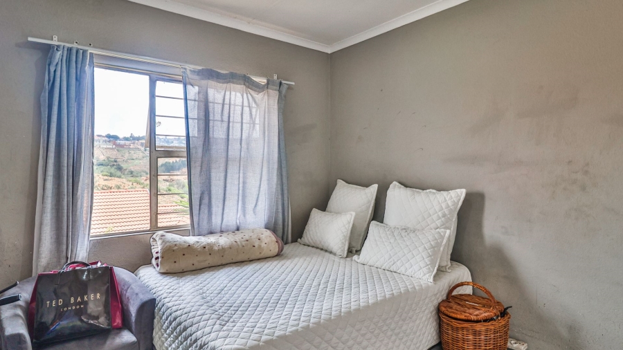 2 Bedroom Property for Sale in Linmeyer Gauteng