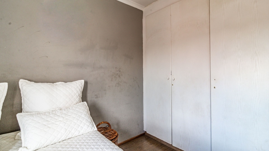 2 Bedroom Property for Sale in Linmeyer Gauteng