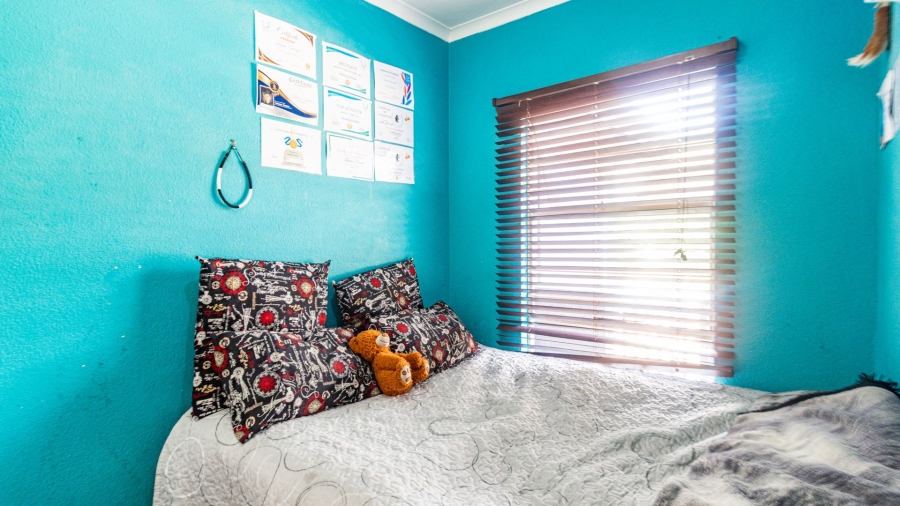 2 Bedroom Property for Sale in Linmeyer Gauteng