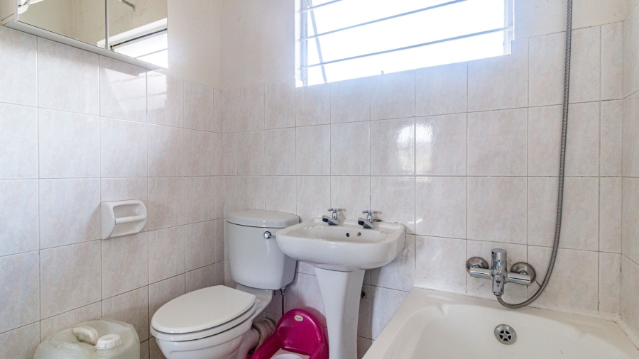 2 Bedroom Property for Sale in Linmeyer Gauteng