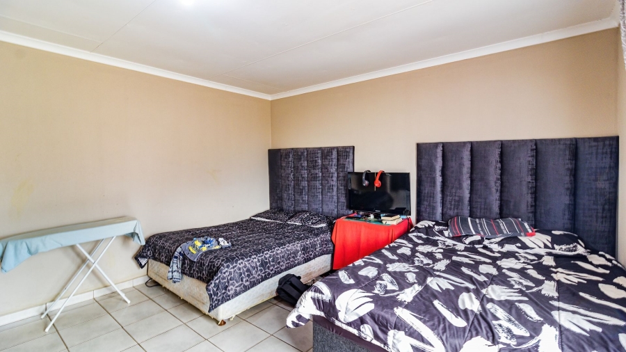 12 Bedroom Property for Sale in Lenasia South Gauteng