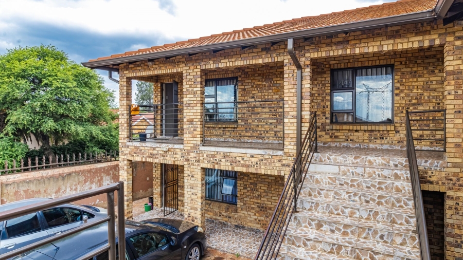 12 Bedroom Property for Sale in Lenasia South Gauteng