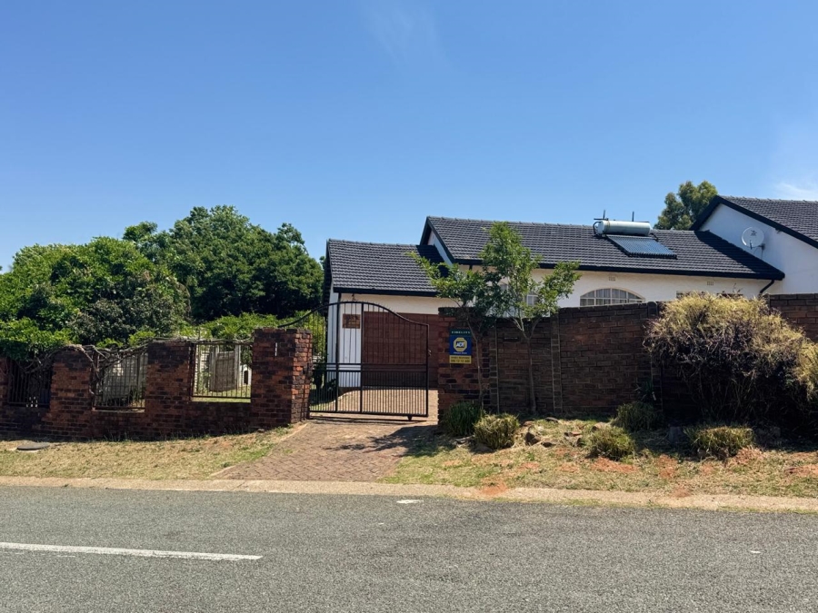 5 Bedroom Property for Sale in Meredale Gauteng