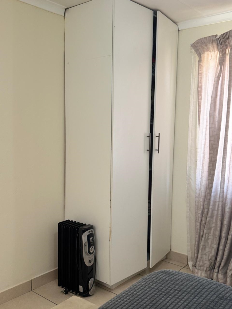 5 Bedroom Property for Sale in Meredale Gauteng