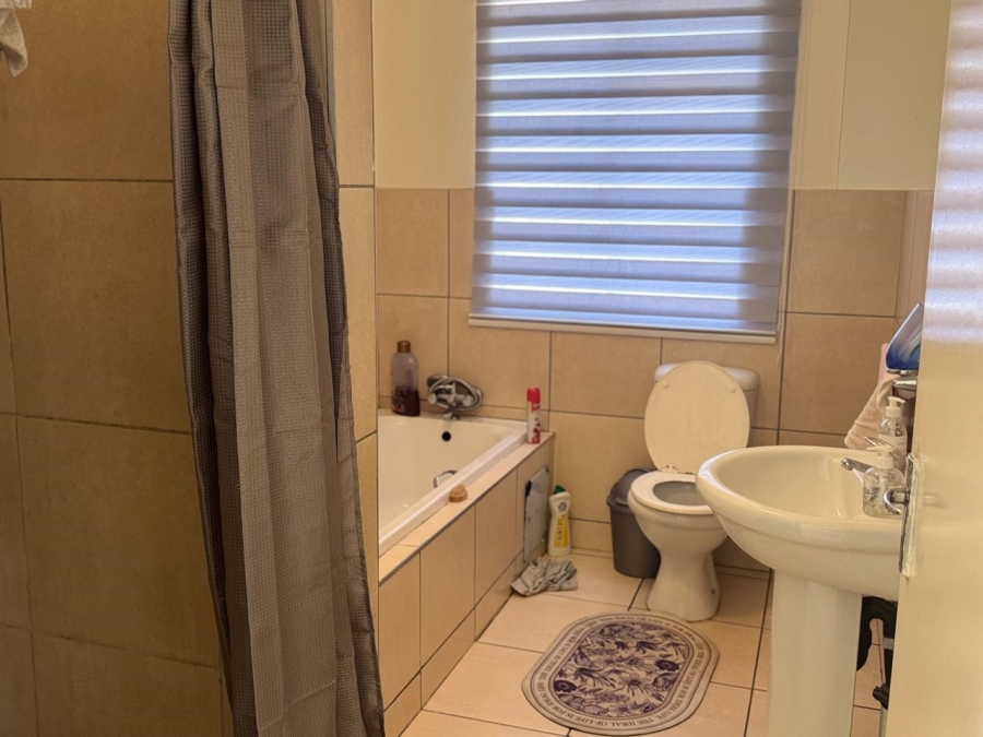 5 Bedroom Property for Sale in Meredale Gauteng