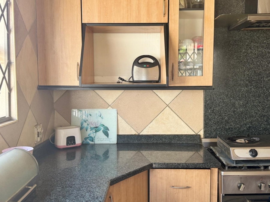 5 Bedroom Property for Sale in Meredale Gauteng