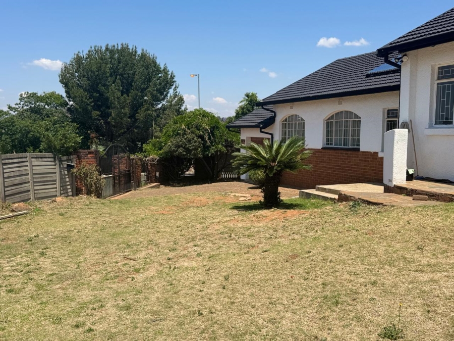 5 Bedroom Property for Sale in Meredale Gauteng