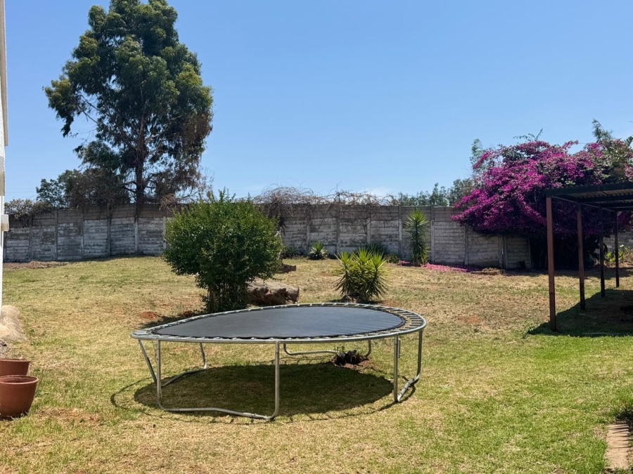 5 Bedroom Property for Sale in Meredale Gauteng