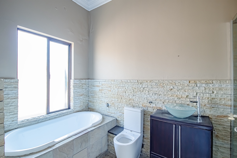 4 Bedroom Property for Sale in Blue Valley Golf Estate Gauteng