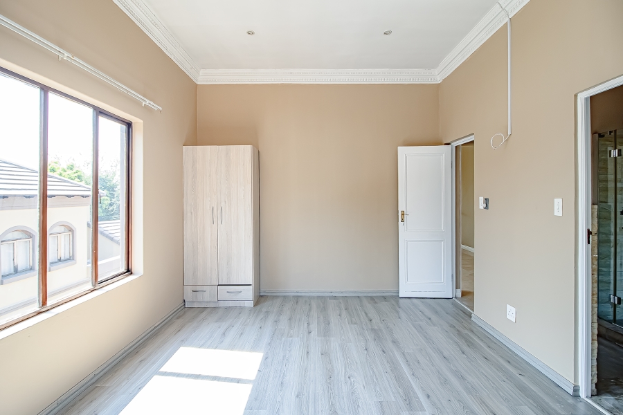 4 Bedroom Property for Sale in Blue Valley Golf Estate Gauteng