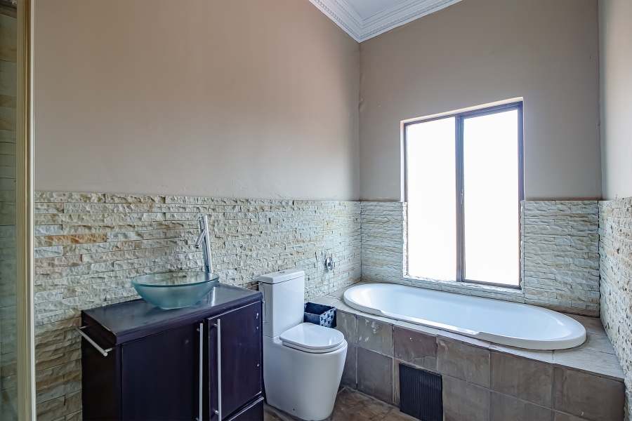 4 Bedroom Property for Sale in Blue Valley Golf Estate Gauteng