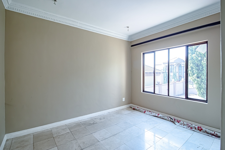 4 Bedroom Property for Sale in Blue Valley Golf Estate Gauteng