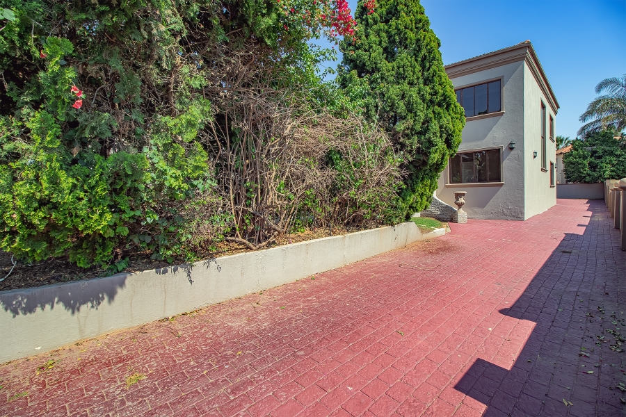 4 Bedroom Property for Sale in Blue Valley Golf Estate Gauteng