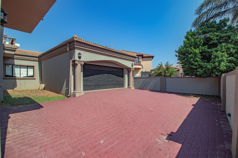 4 Bedroom Property for Sale in Blue Valley Golf Estate Gauteng