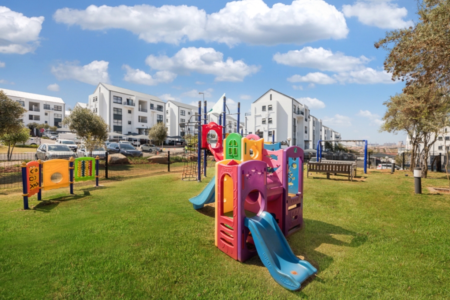 2 Bedroom Property for Sale in Greenstone Hill Gauteng