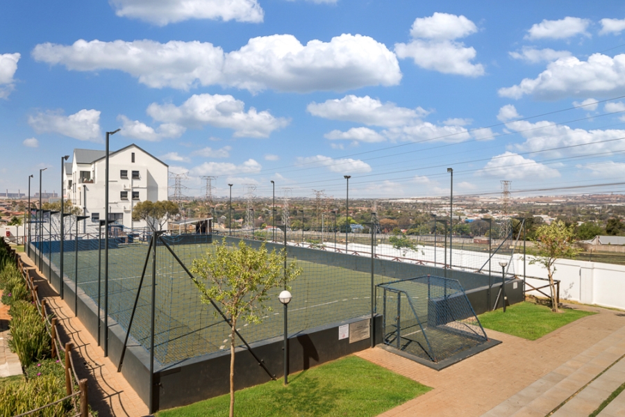 2 Bedroom Property for Sale in Greenstone Hill Gauteng