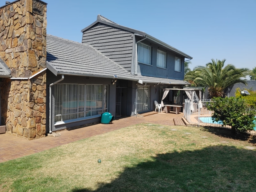 6 Bedroom Property for Sale in Dowerglen Gauteng