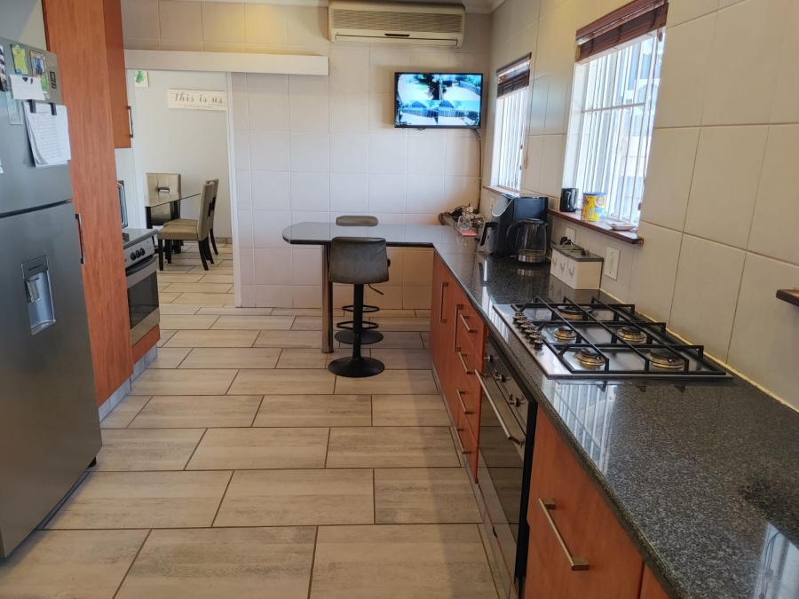 6 Bedroom Property for Sale in Dowerglen Gauteng