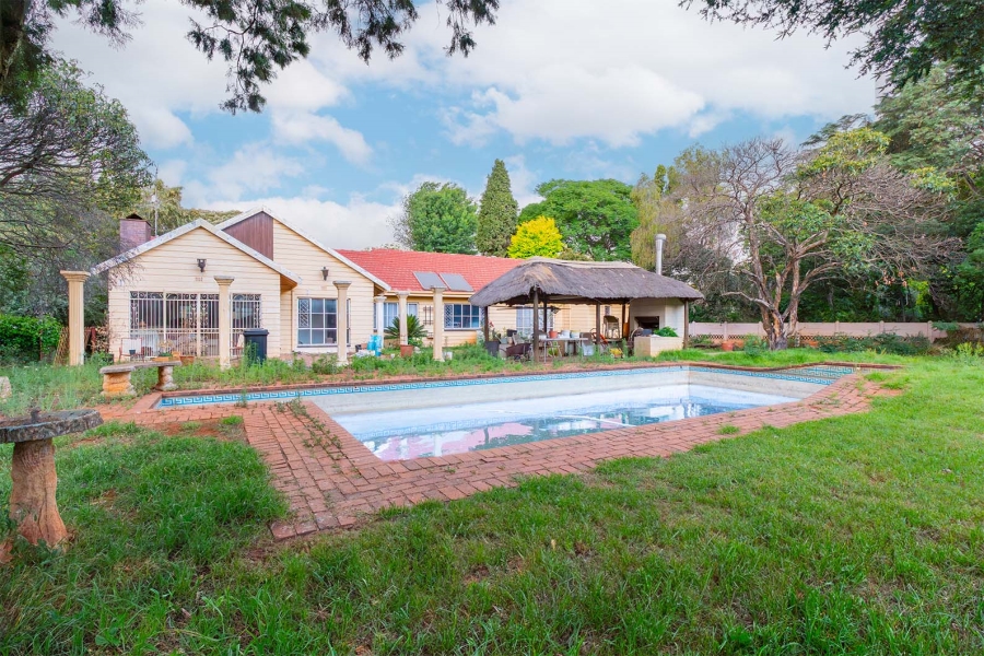 4 Bedroom Property for Sale in Larrendale Gauteng