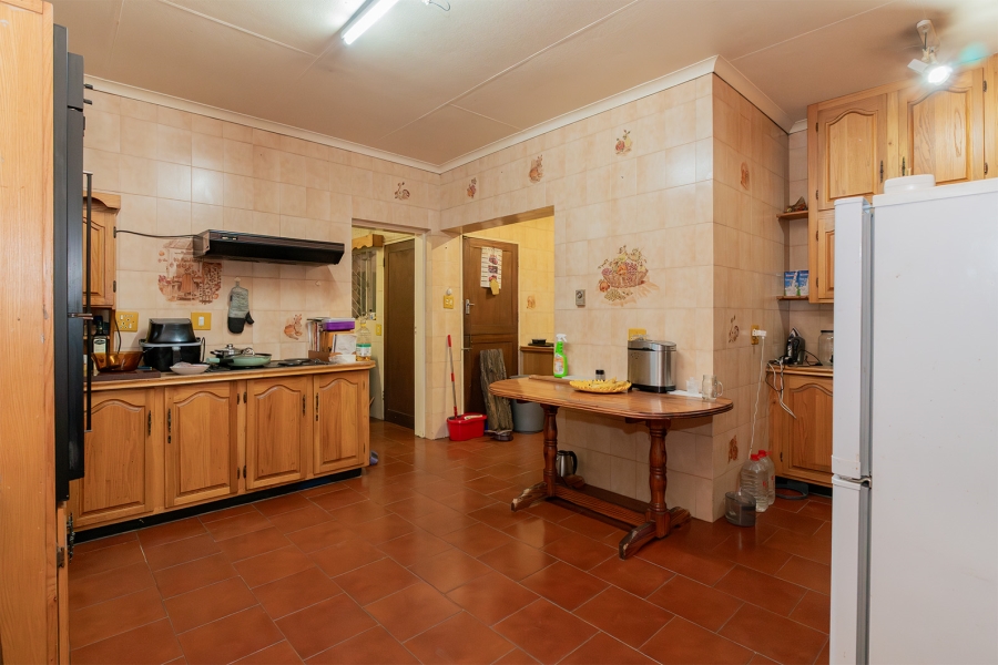 4 Bedroom Property for Sale in Larrendale Gauteng