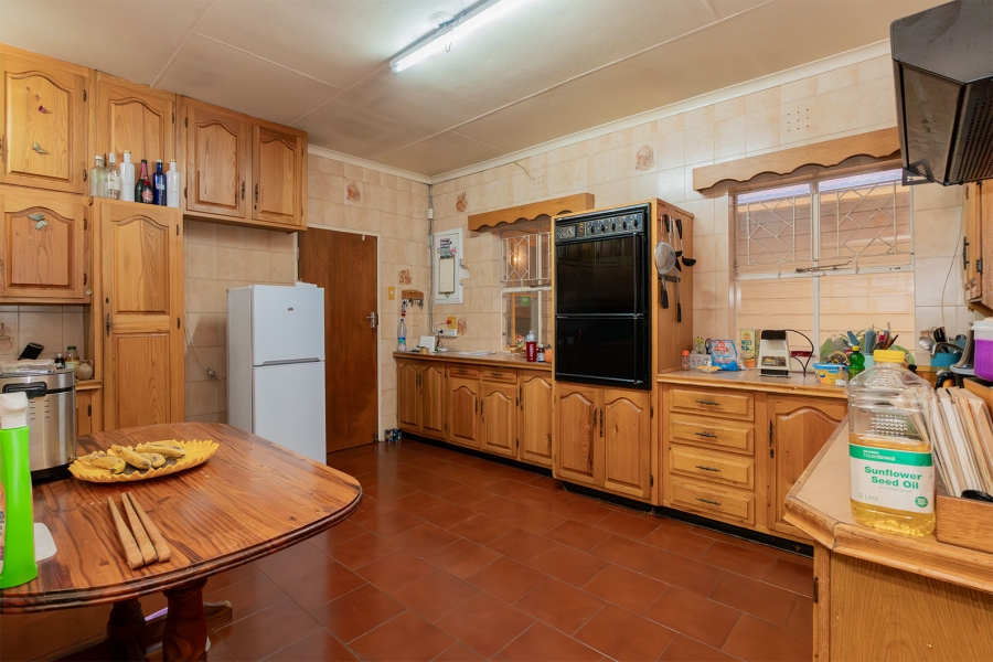 4 Bedroom Property for Sale in Larrendale Gauteng