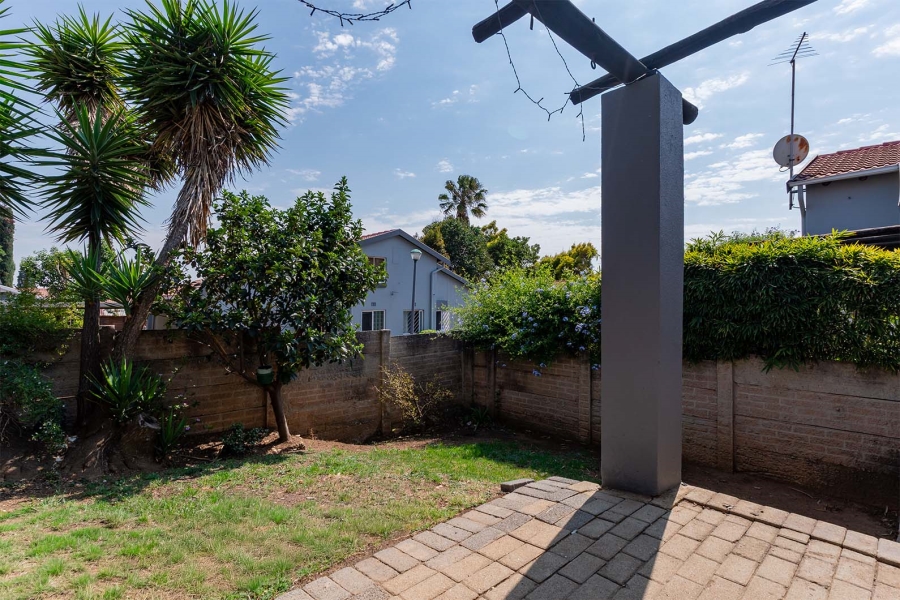 2 Bedroom Property for Sale in Eden Glen Gauteng