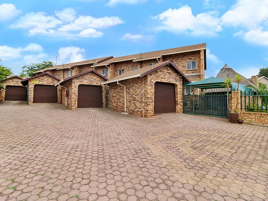 2 Bedroom Property for Sale in Lindhaven Gauteng