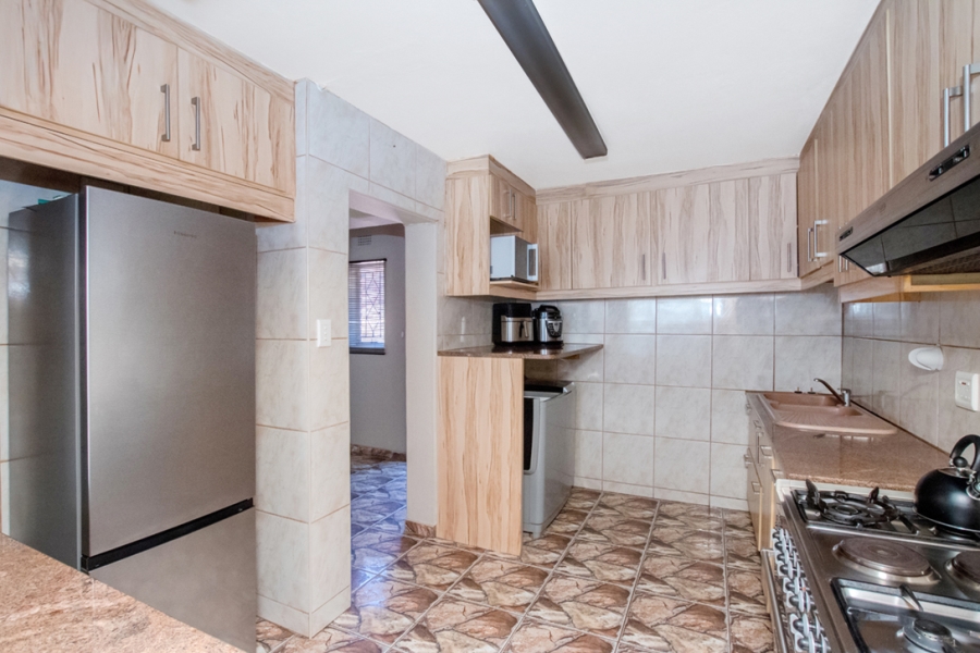 2 Bedroom Property for Sale in Lindhaven Gauteng