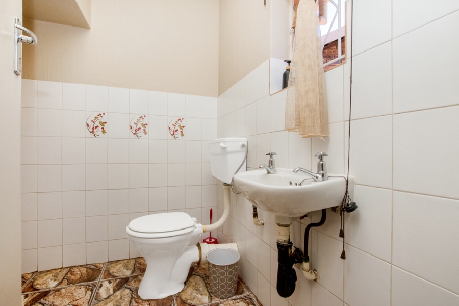 2 Bedroom Property for Sale in Lindhaven Gauteng