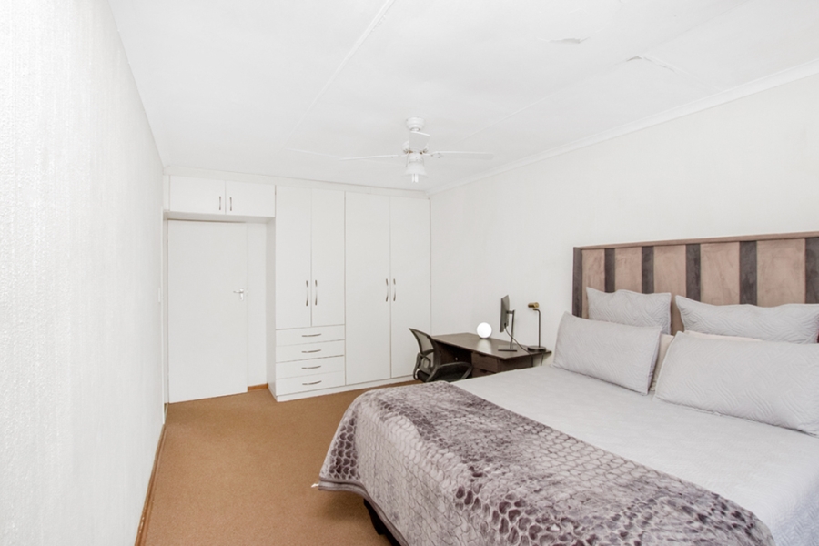 2 Bedroom Property for Sale in Lindhaven Gauteng