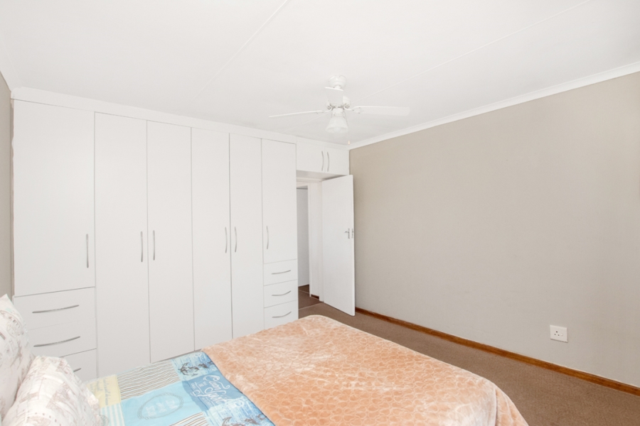 2 Bedroom Property for Sale in Lindhaven Gauteng