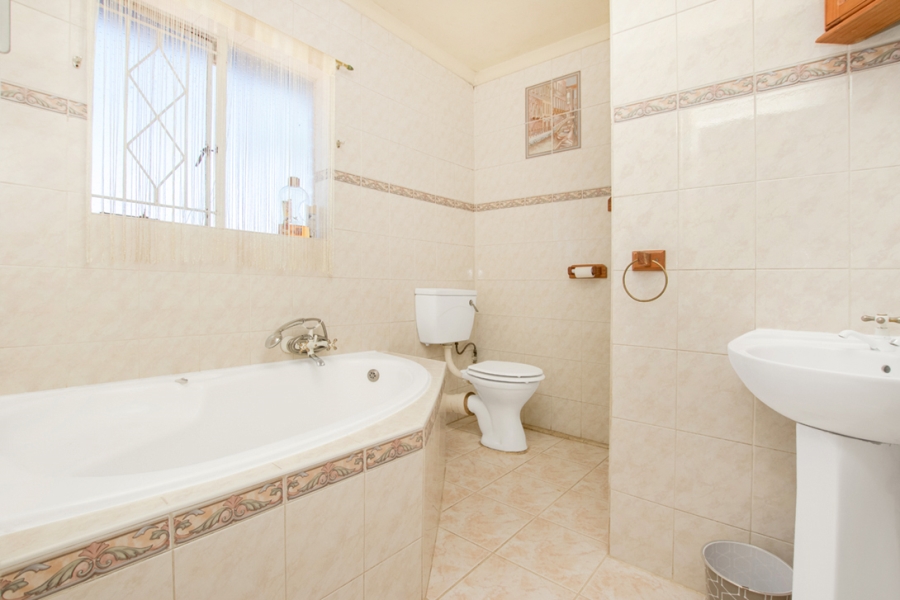 2 Bedroom Property for Sale in Lindhaven Gauteng