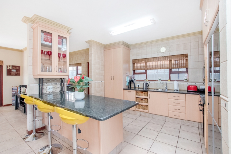 4 Bedroom Property for Sale in Rangeview Gauteng